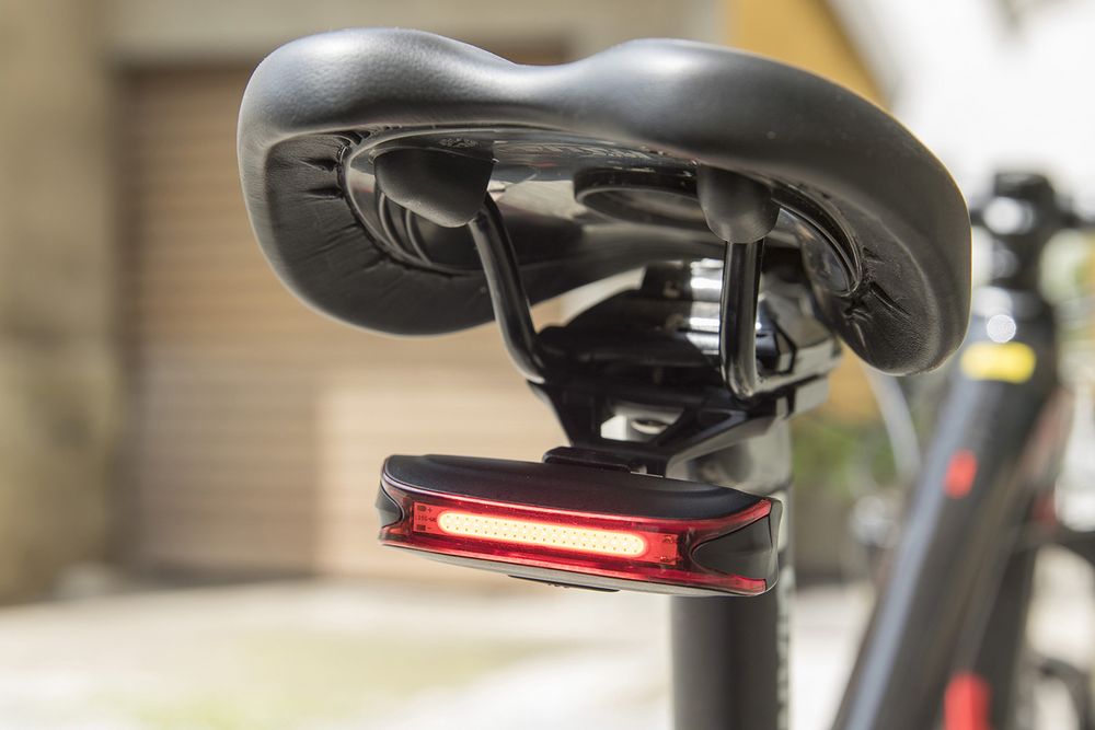 ON BIKE Fanale Posteriore LED USB Alta Luminosità