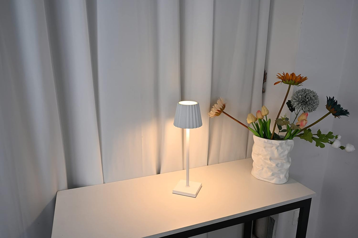 King Home Lampada da tavolo K-light in alluminio, luce bianca calda antiriflesso regolabile, Bianco 10x10x38h cm