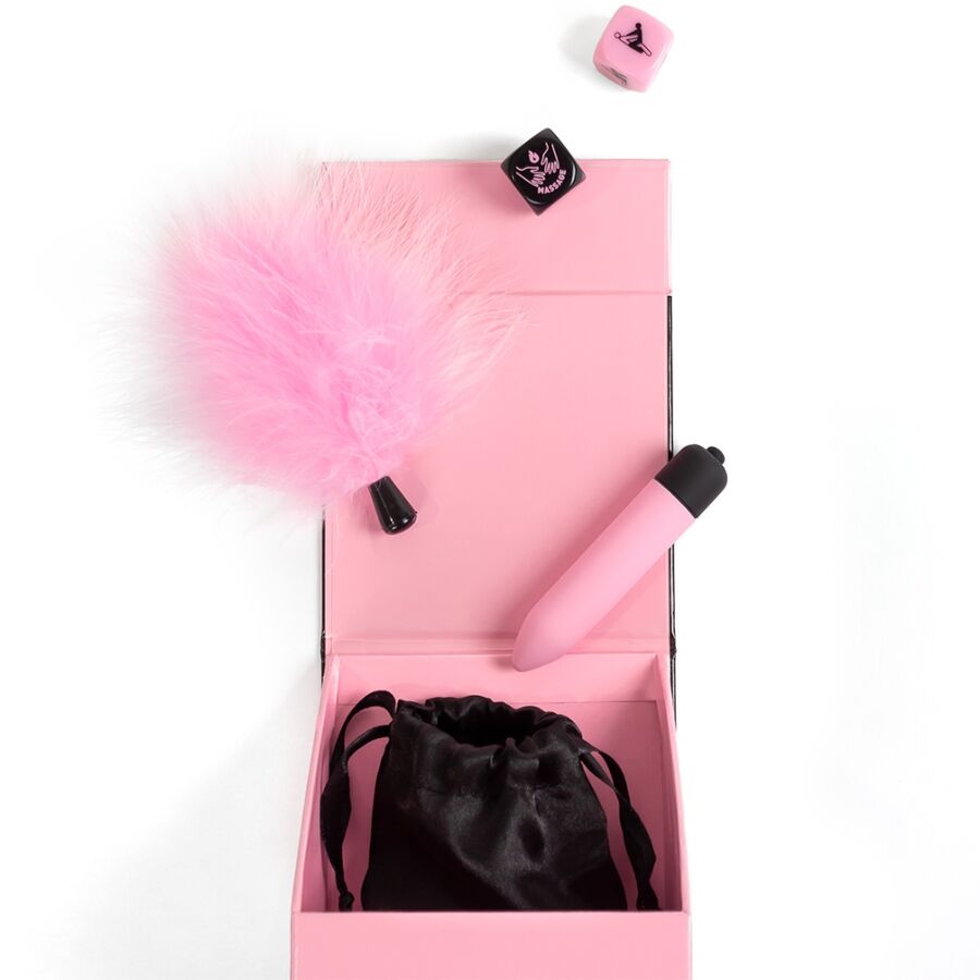 SECRET PLAY - PLEASURES BOX PER COPPIE: DADI + PROIETTILE VIBRANTE + PENNA CON PIUMA