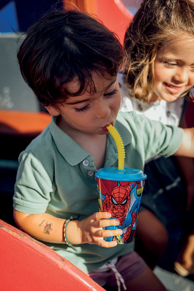 Bicchiere in plastica con cannuccia Spiderman 430 ml