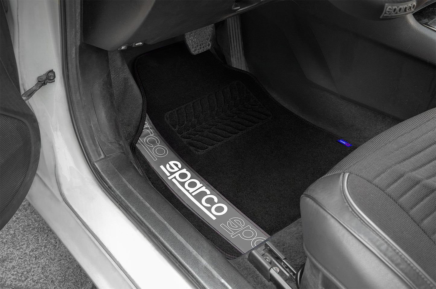 SPARCO Set 4 tappetini neri e grigi universali 2 anteriori con logo e 2