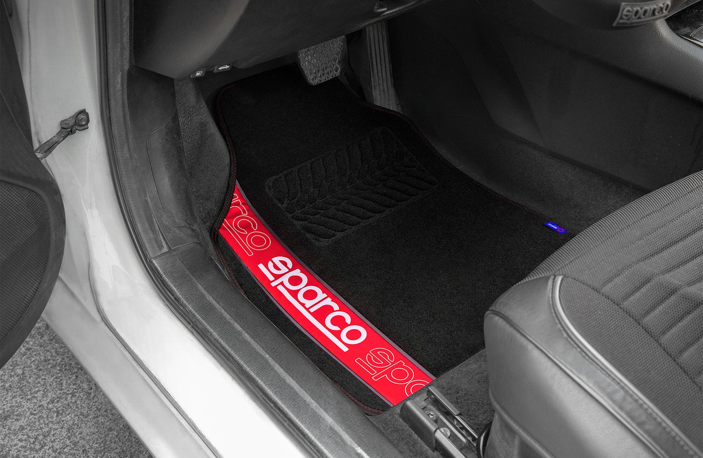 Set 4 tappetini neri per auto Sparco in moquette