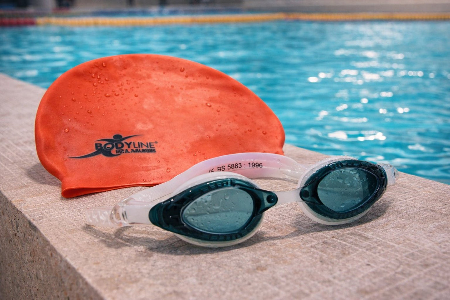 BODYLINE Kit nuoto cuffia silicone + occhialini Set Accessori Piscina Auto