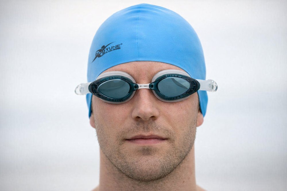 Kit Nuoto Completo con Cuffia in Silicone e Occhialini da Piscina