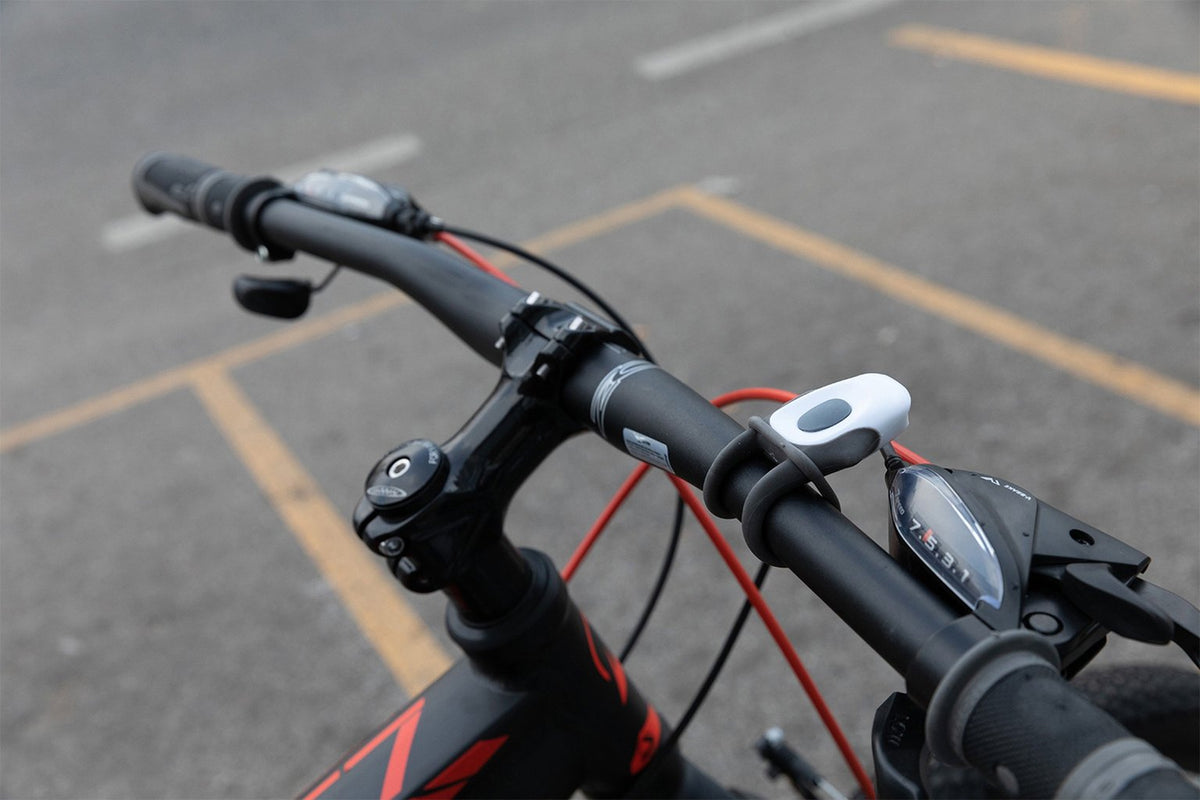 ON BIKE Microlampada Anteriore LED per Bici con Fissaggio Universale