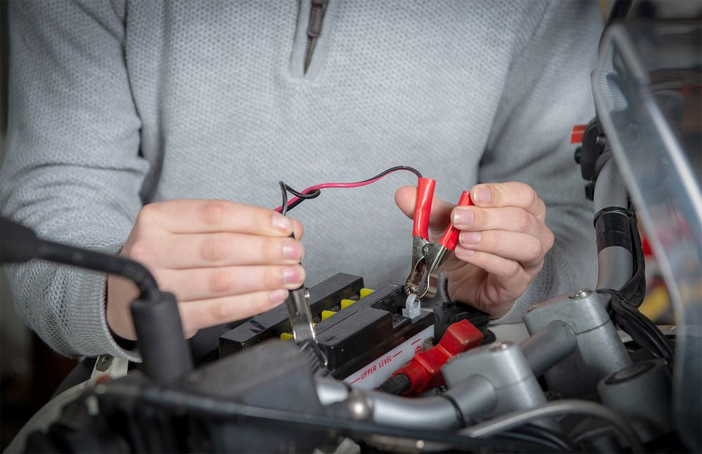 Confezione 2 Pinze per Cavi Batteria 40AH  Sicure, Resistenti e Affidabili