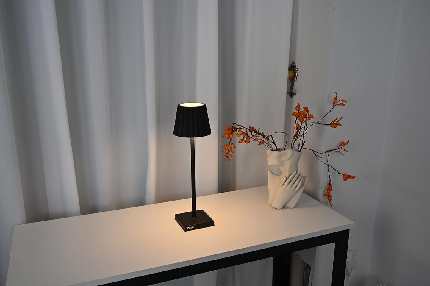 King Home Lampada da tavolo K-light in alluminio, luce bianca calda antiriflesso regolabile, Nero 10x10x38h cm