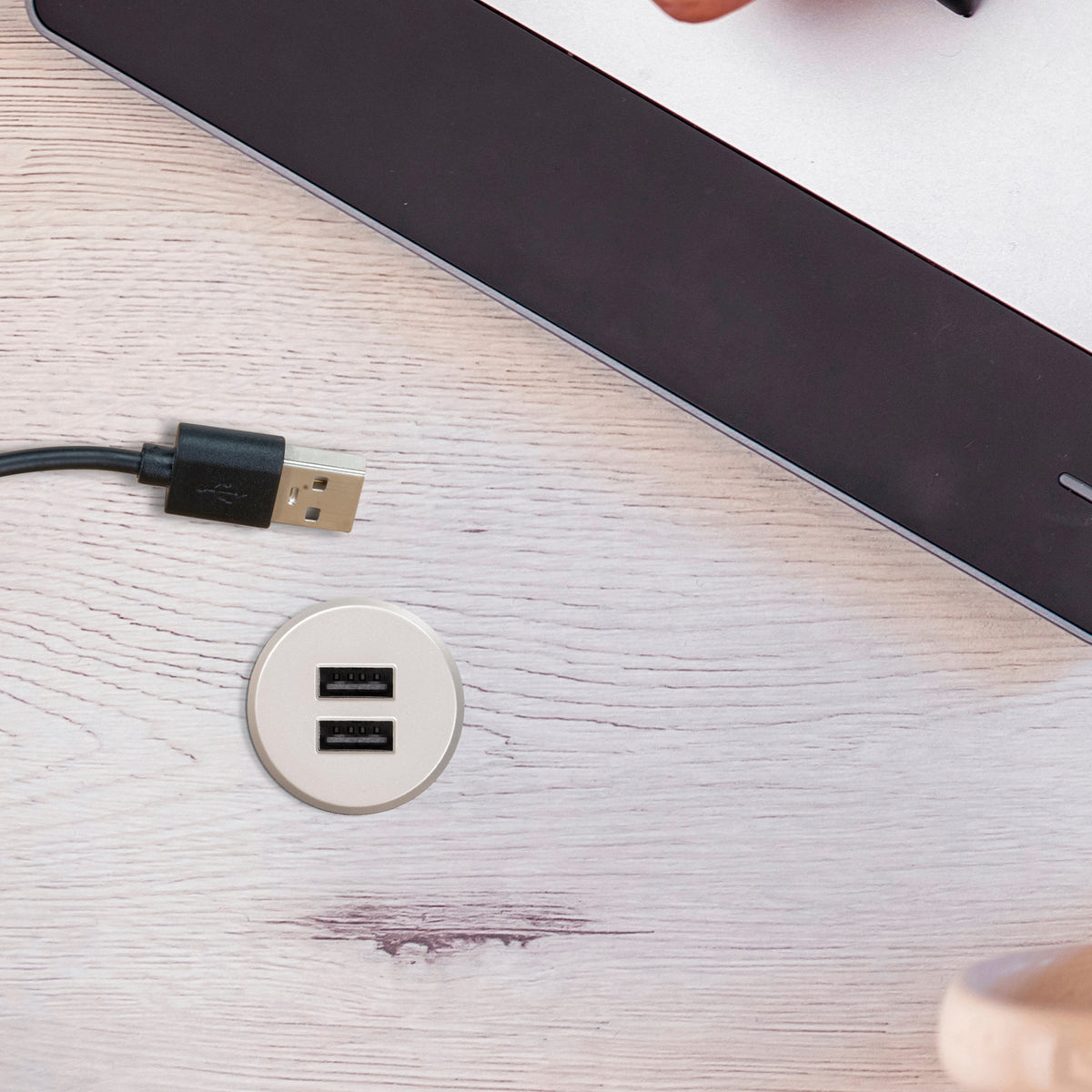 Kit connettore di ricarica USB Plugy, incluso convertitore e 2 USB tipo A (25 mm)