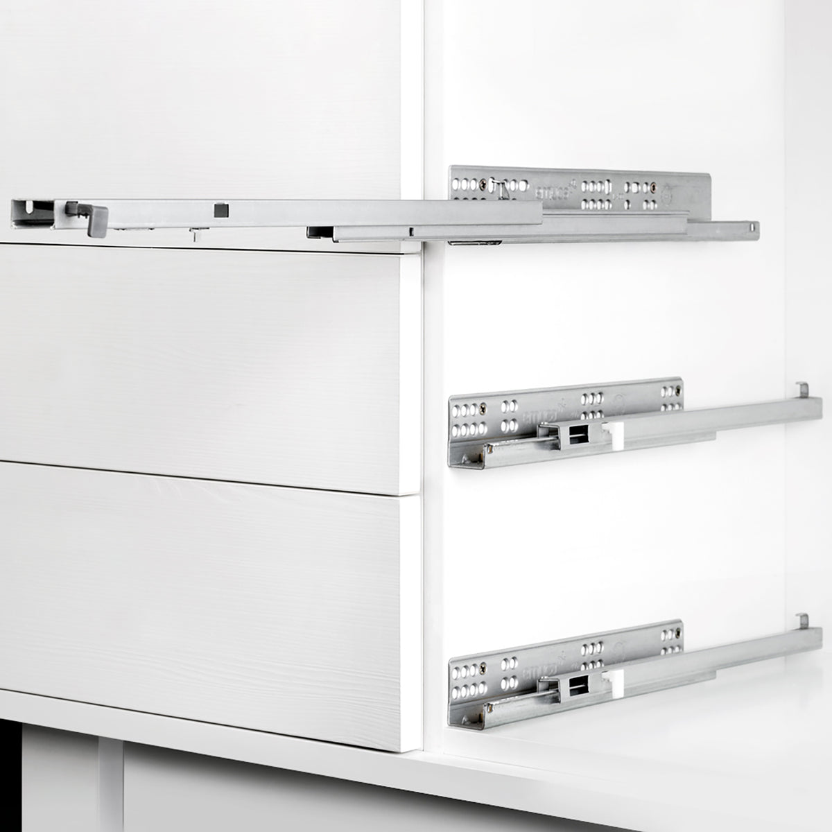 Guide a scomparsa Silver per cassetti ad estrazione totale con sistema push