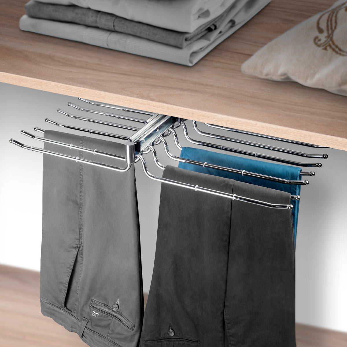 Porta pantaloni doppio estraibile per armadio.