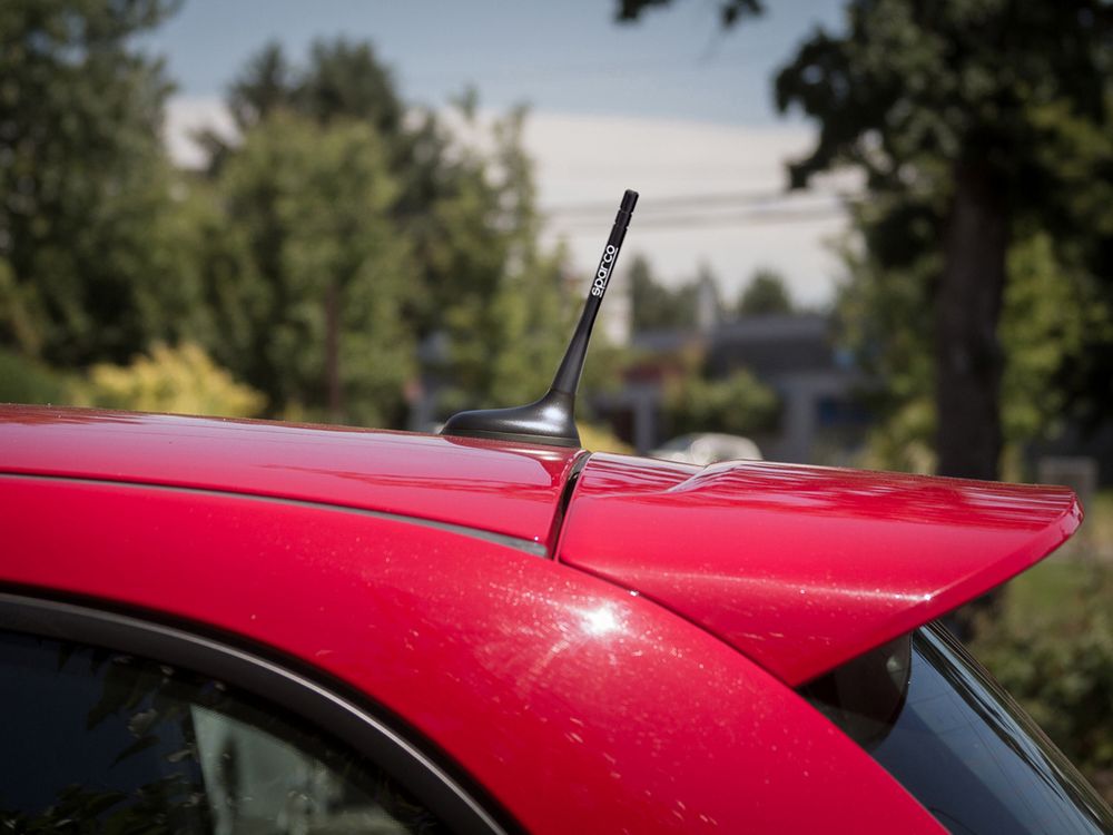 Urban OPC14160001 antenna radio FM universale auto nera